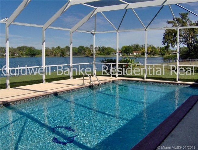 Building Photo - Spectacular Lakefront