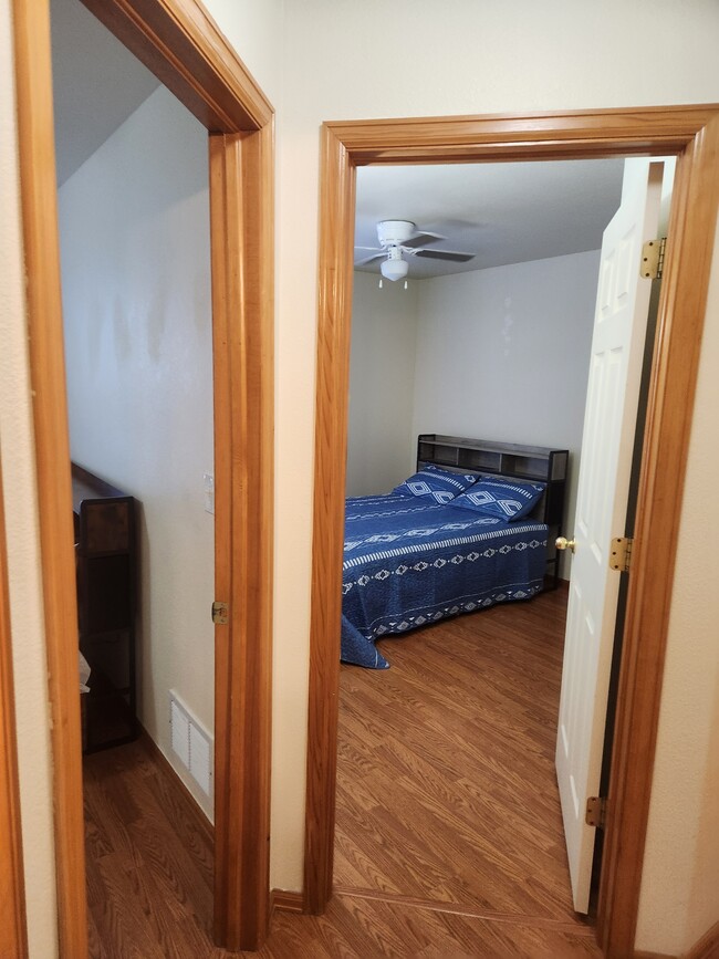 Building Photo - 4965 Universal Heights