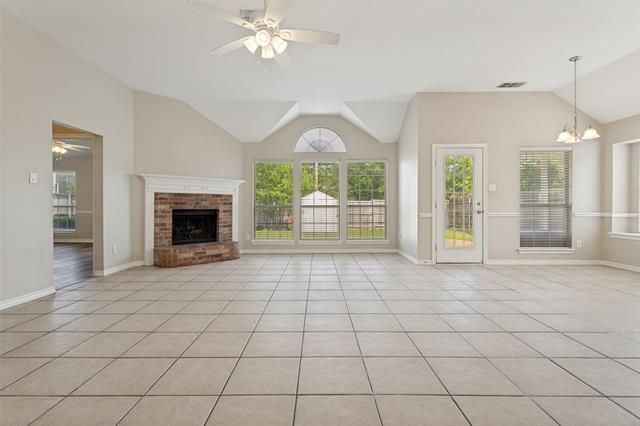 Building Photo - 903 Redbud Dr