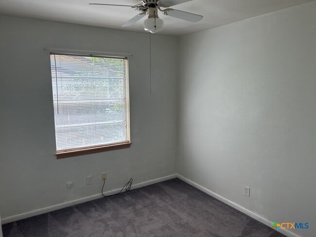 Building Photo - 303 Ridge St