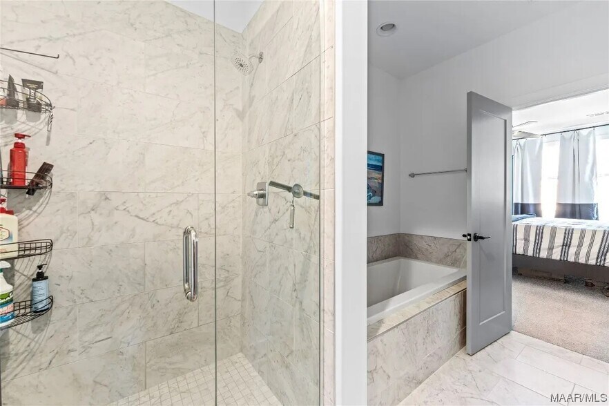 Building Photo - 4648 Broadwick St