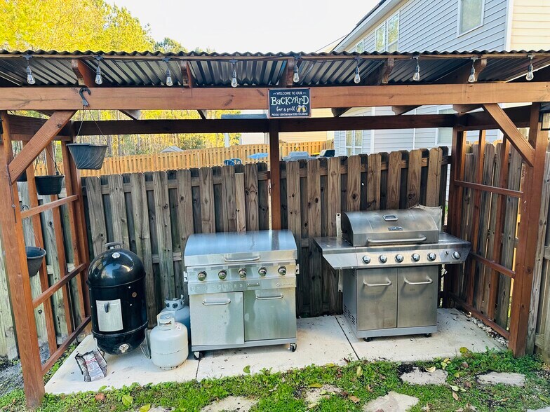 Building Photo - 226 Willow Point Cir