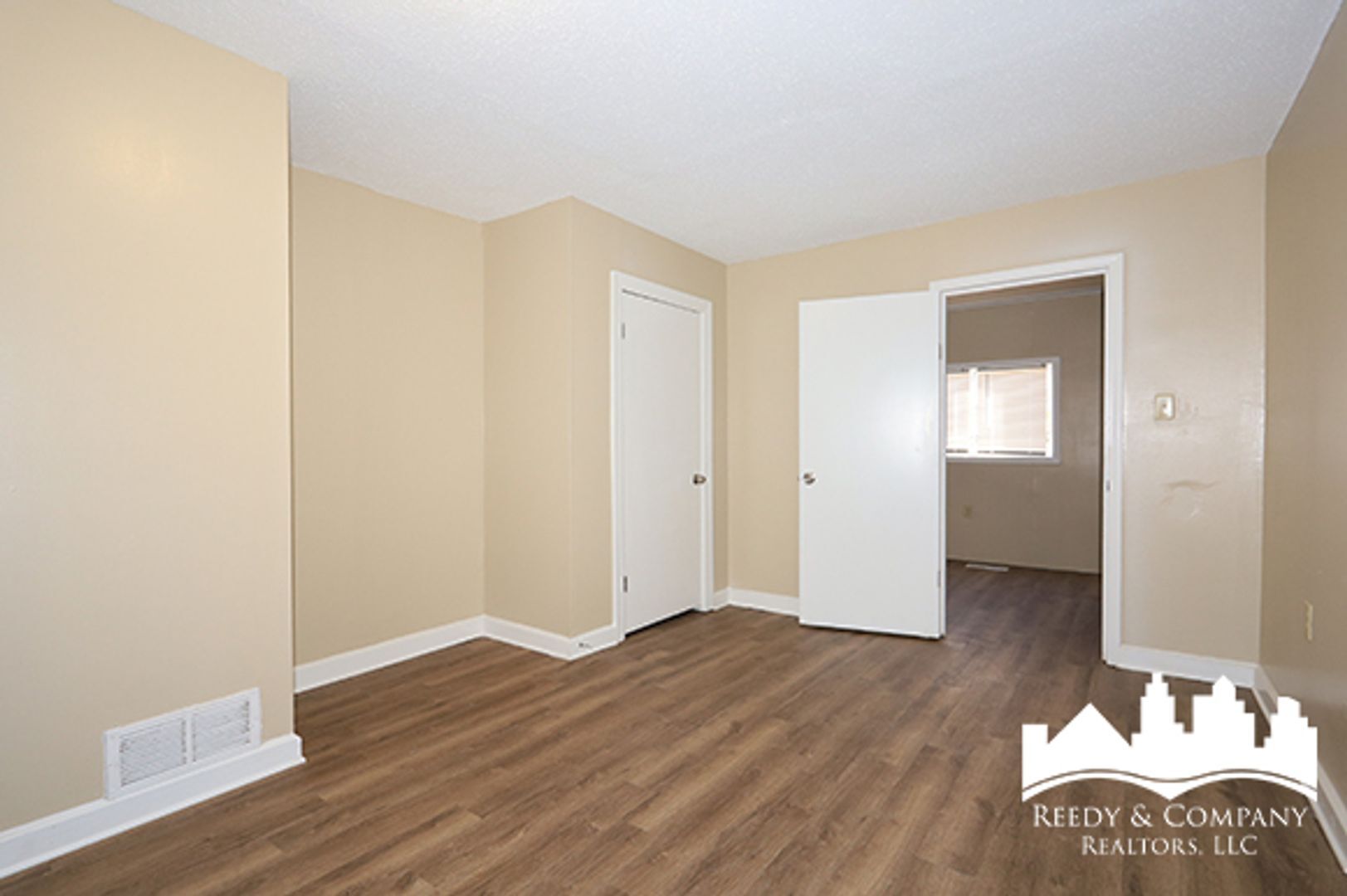 Building Photo - 3733 Miami Ave