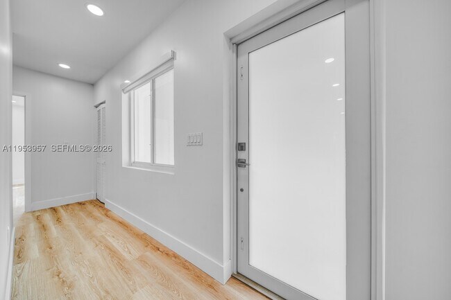 Building Photo - 4345 SW 5th St