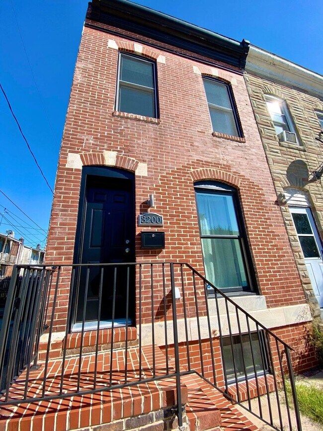 Building Photo - Stunning 2bed/3.5ba Highlandtown Home - Re...