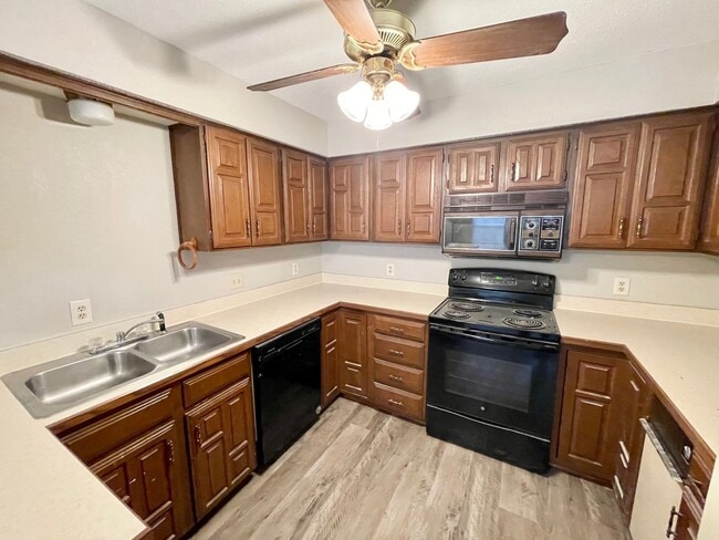 Building Photo - 3825 Kimberly Dr