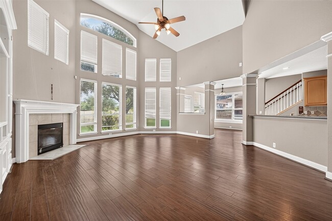 Building Photo - 16411 Canyon Chase Dr