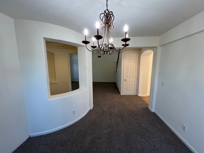 Building Photo - Beautiful Home in Cameron Park with Pool and Greenbelt Views!