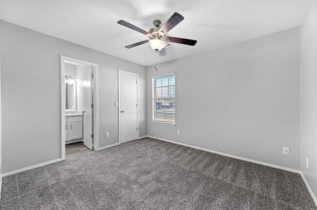 Building Photo - 4520 W Franciscan Trail