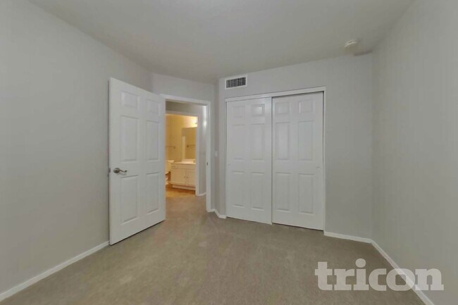 Building Photo - 16122 N 90th Ave
