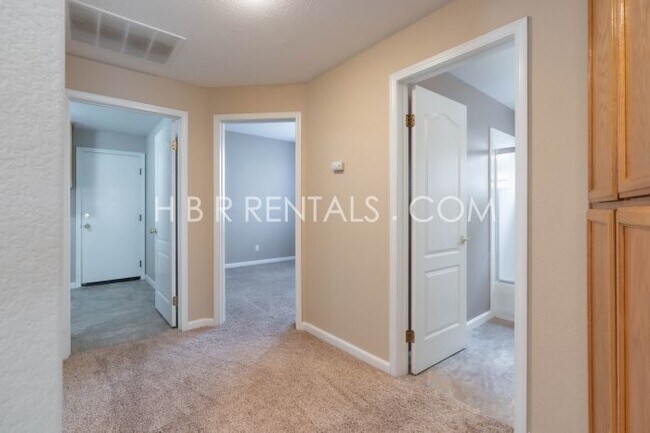 Building Photo - Move in Ready Beautiful 4 Bed Home in Tracy - Full Bed/Bath on 1st floor