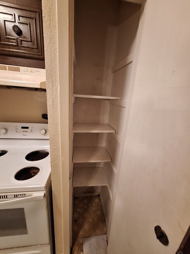 Building Photo - 1 bedroom, 1 bath