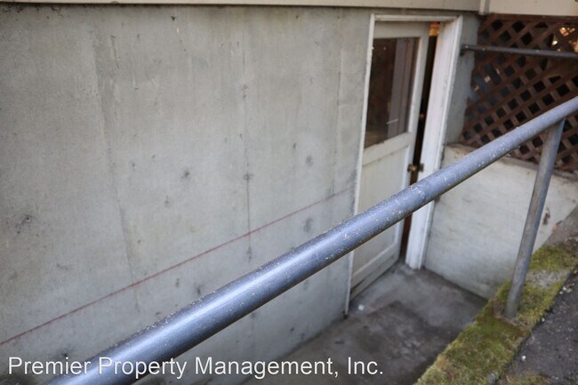 Building Photo - 1 br, 1 bath House - 2321 E. 16th St