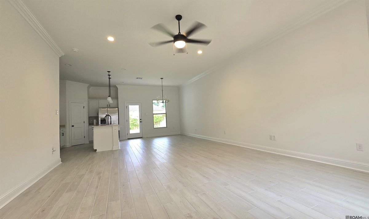 Building Photo - 9232 Asoka Ave