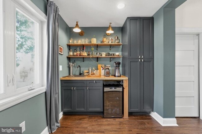 Building Photo - 4315 Lauriston St