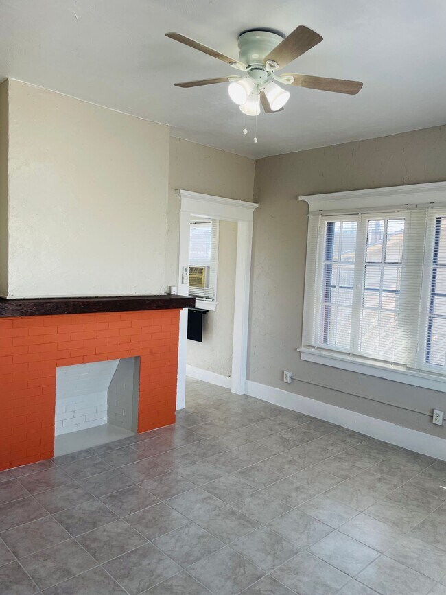 Building Photo - Fully Remodeled Charming Historic 2 Bed 1 ...