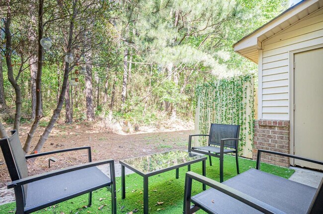 Building Photo - 1267 Sweet Pine Dr