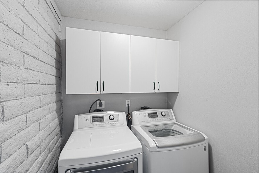 Building Photo - 1106 North 25th Pl