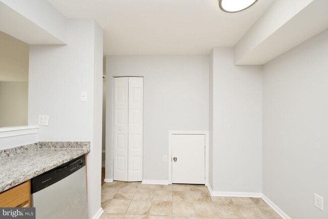 Building Photo - 7517 Belle Grae Dr