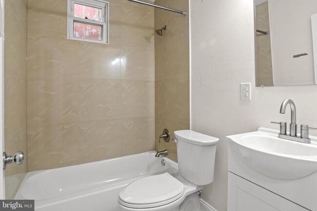 Building Photo - 308 Elrino St