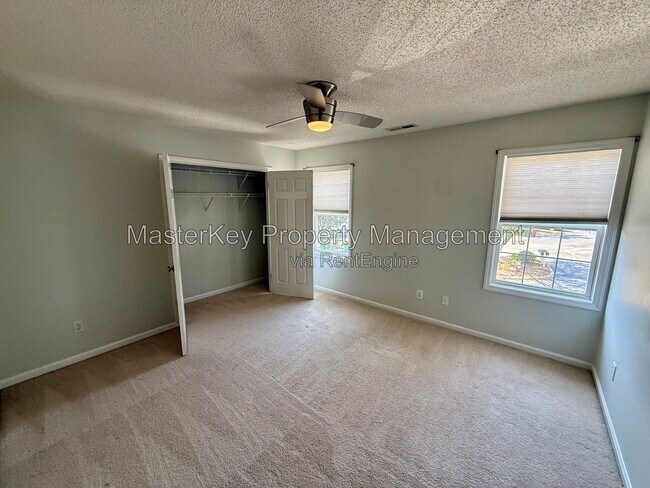 Building Photo - 114 Pointe Crest Ct