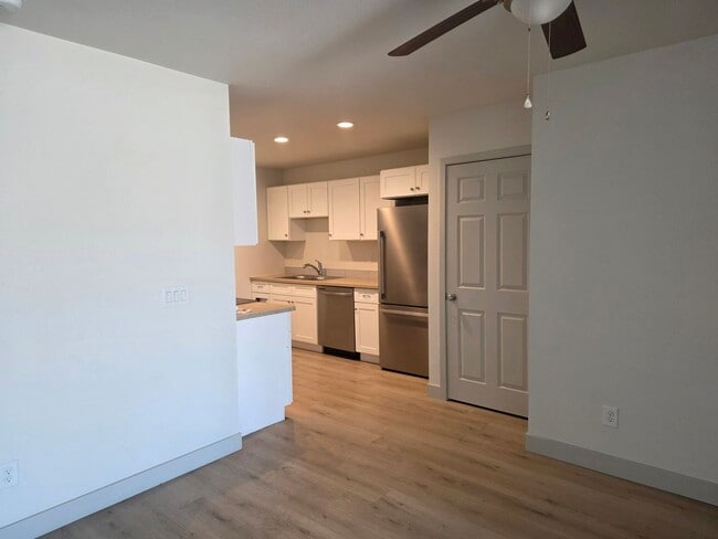 Building Photo - 195 Hacienda Loop