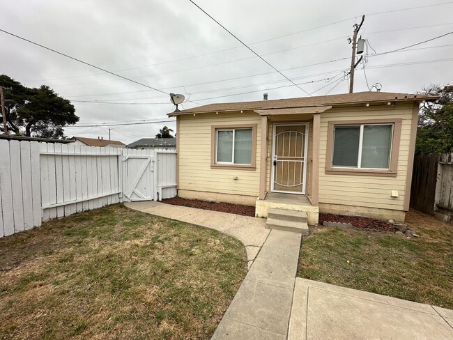 Building Photo - Cute NE Santa Maria 1 Bedroom/1 Bath rear ...