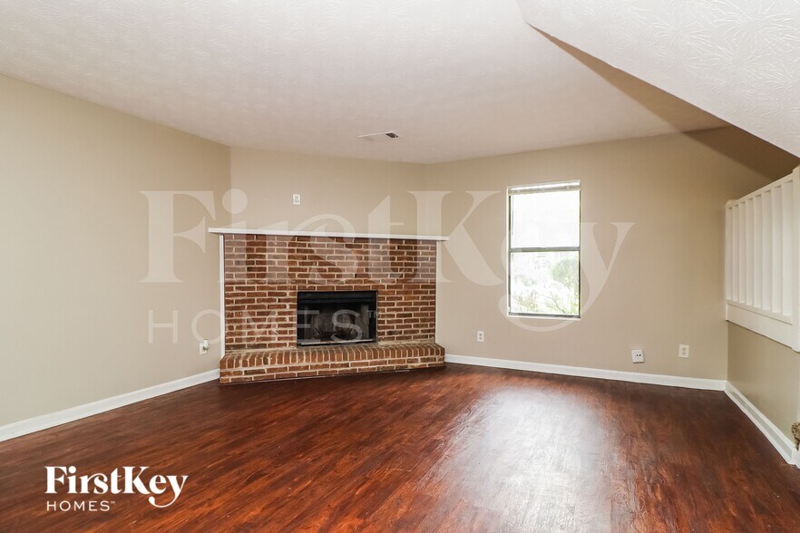 Building Photo - 3346 Clevemont Way