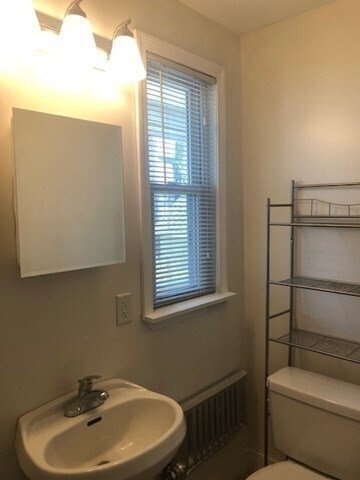 Building Photo - 2032-2034-2034 Northampton St