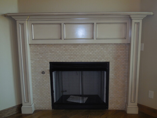 Building Photo - Two Bedroom, Two Bathroom w Study Home  in...