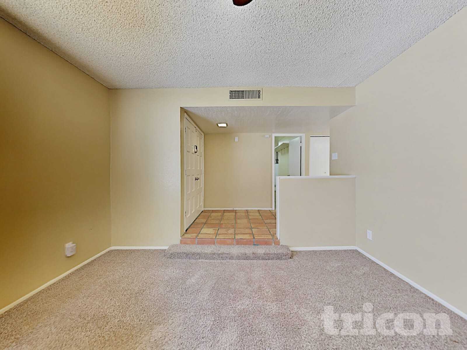 Building Photo - 3601 W Country Gables Dr