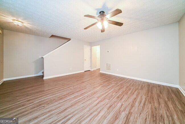 Building Photo - 1351 Hollenbeck Ln