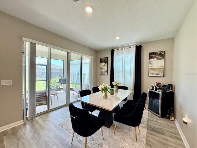 Building Photo - 6255 Golden Bch Dr