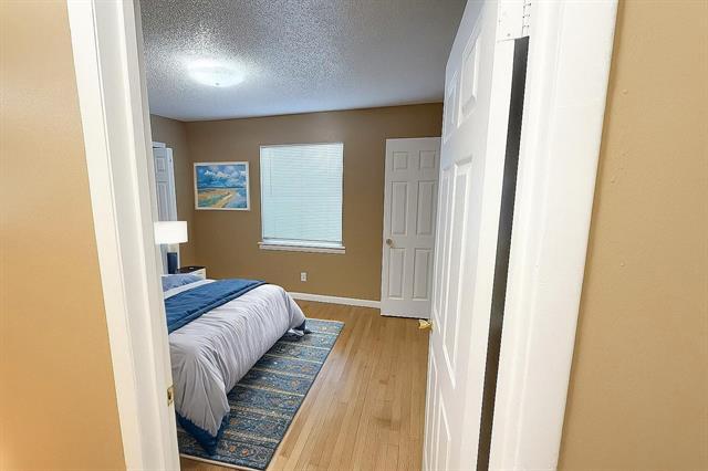 Building Photo - 822 Bandera Ln