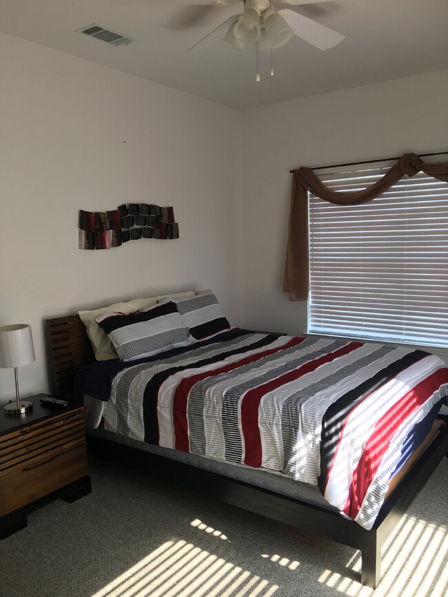 Building Photo - Great 3/2 Fully Furnished-TDY Welcome!!