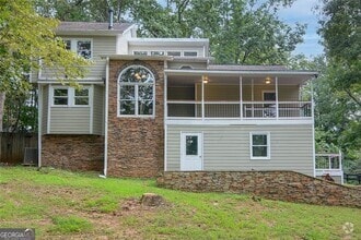 Building Photo - 639 Lakeshore Dr NW