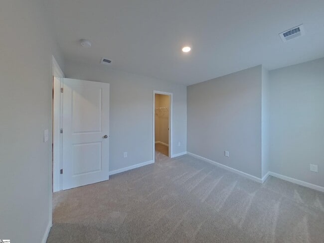 Building Photo - 575 Wooden Duck St