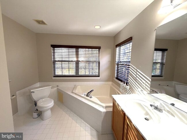 Building Photo - 623 Trout Run Ct