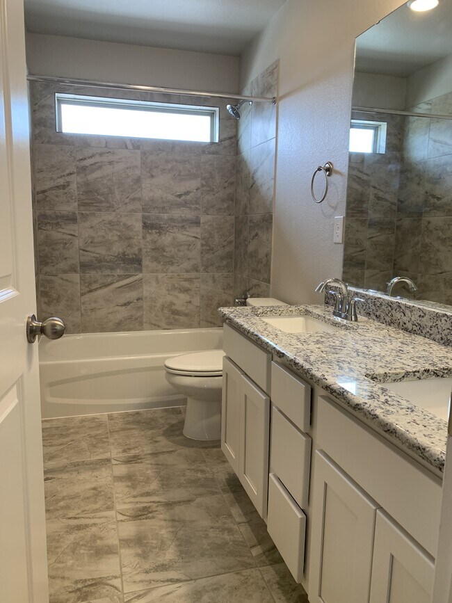 Building Photo - 7607 Stonehollow