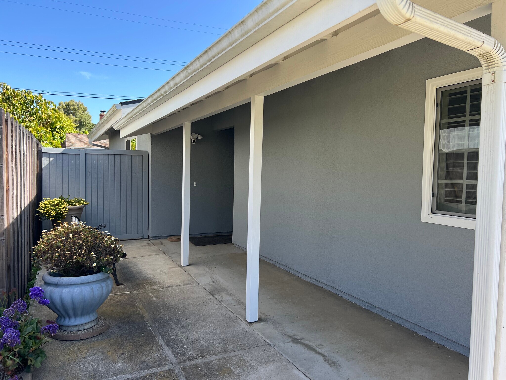 Building Photo - 7548 Newport Dr
