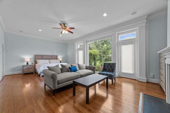 Building Photo - 450 Cox Rd