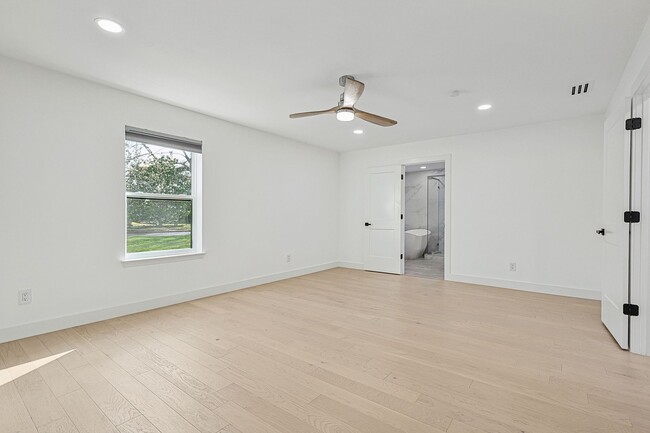 Building Photo - 12417 Quincy Ln