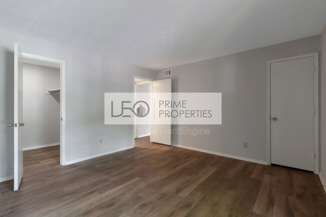 Building Photo - 1350 Brockett Pl