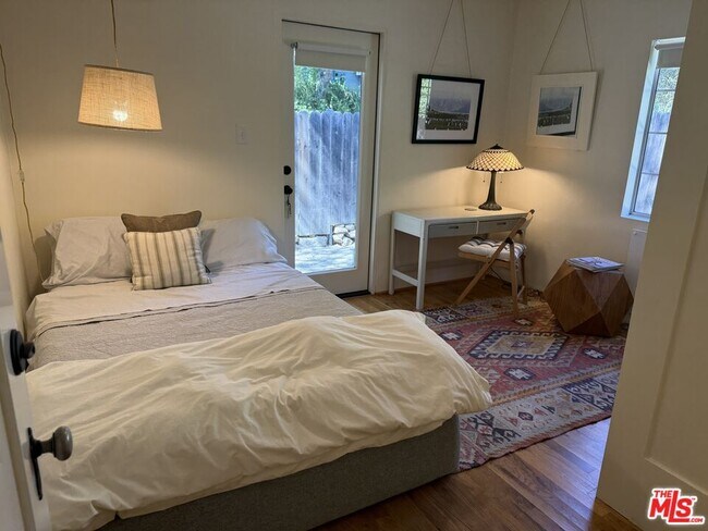 Building Photo - 314 W Aliso St