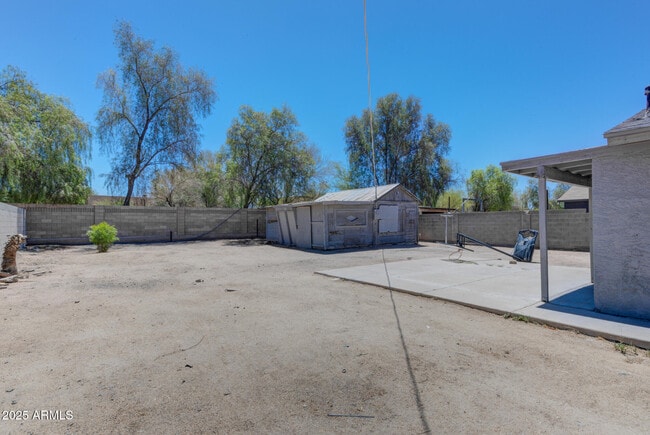 Building Photo - 431 S Hidalgo Rd