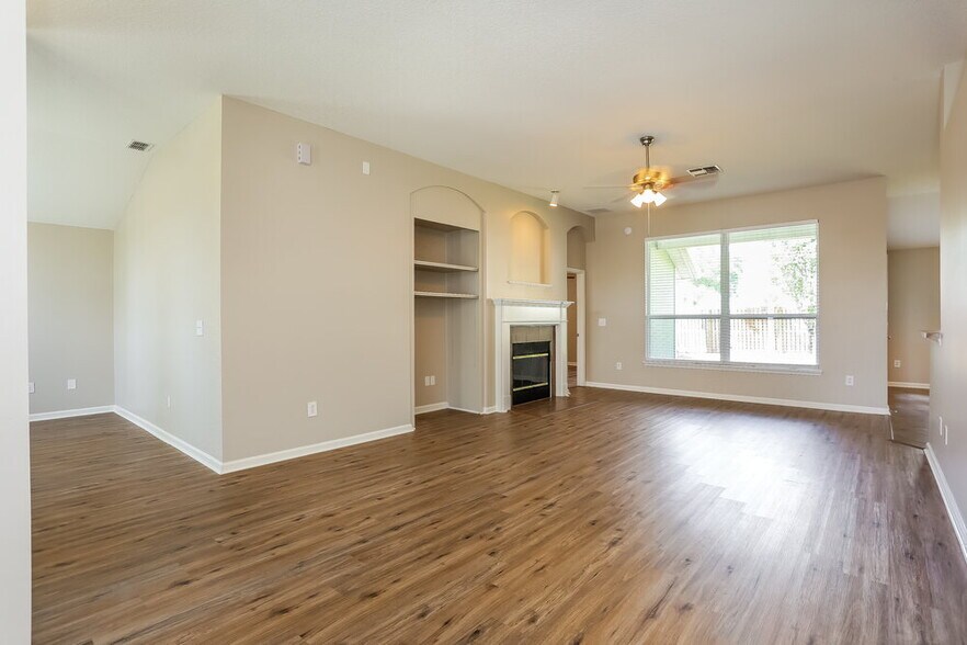 Building Photo - 1333 Grey Feather Ln