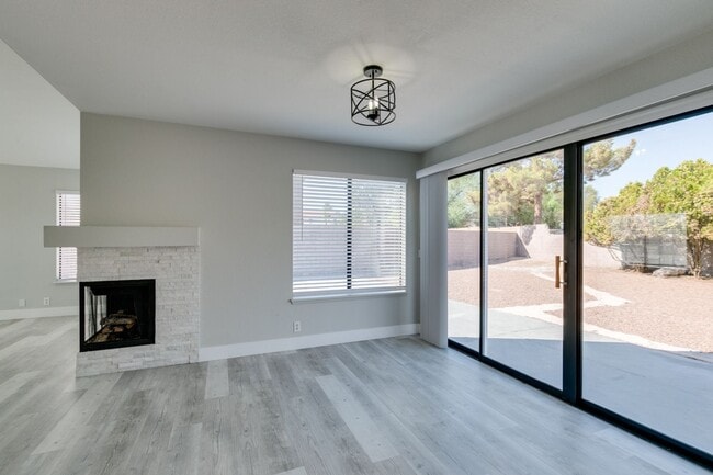 Building Photo - 3-Bedroom Dream Home in Green Valley