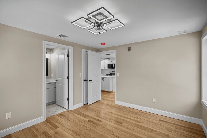 3rd floor Master Bed walking closet and Beth - 670 Killingly St