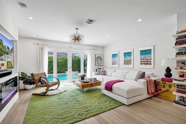 Building Photo - 3206 Robbins Rd