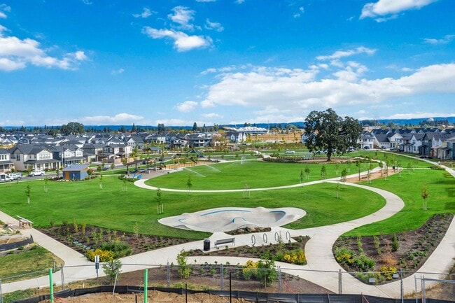 Building Photo - 8206 SE Leafhopper St